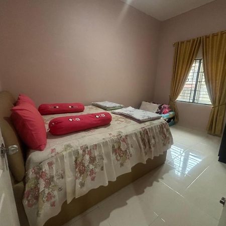 Villa Brastagi Resort Jalan Mimpin Tua Blok C No. 41 Berastagi Eksteriør bilde